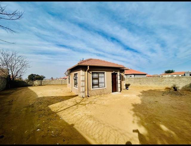 3 BEDROOM HOUSE FOR SALE IN VANDERBIJLPARK CE 3